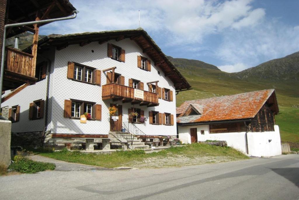 Gasthaus Alpenrose Juf Exterior foto