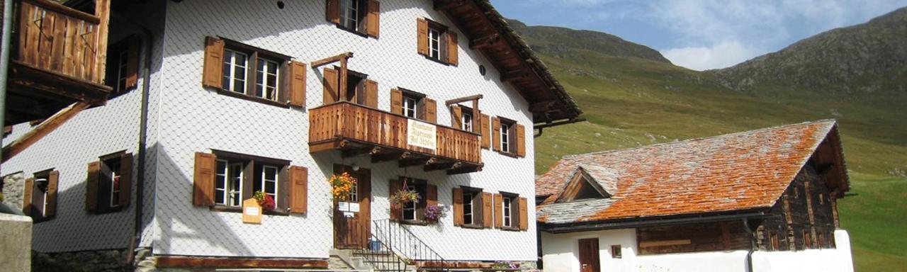 Gasthaus Alpenrose Juf Exterior foto
