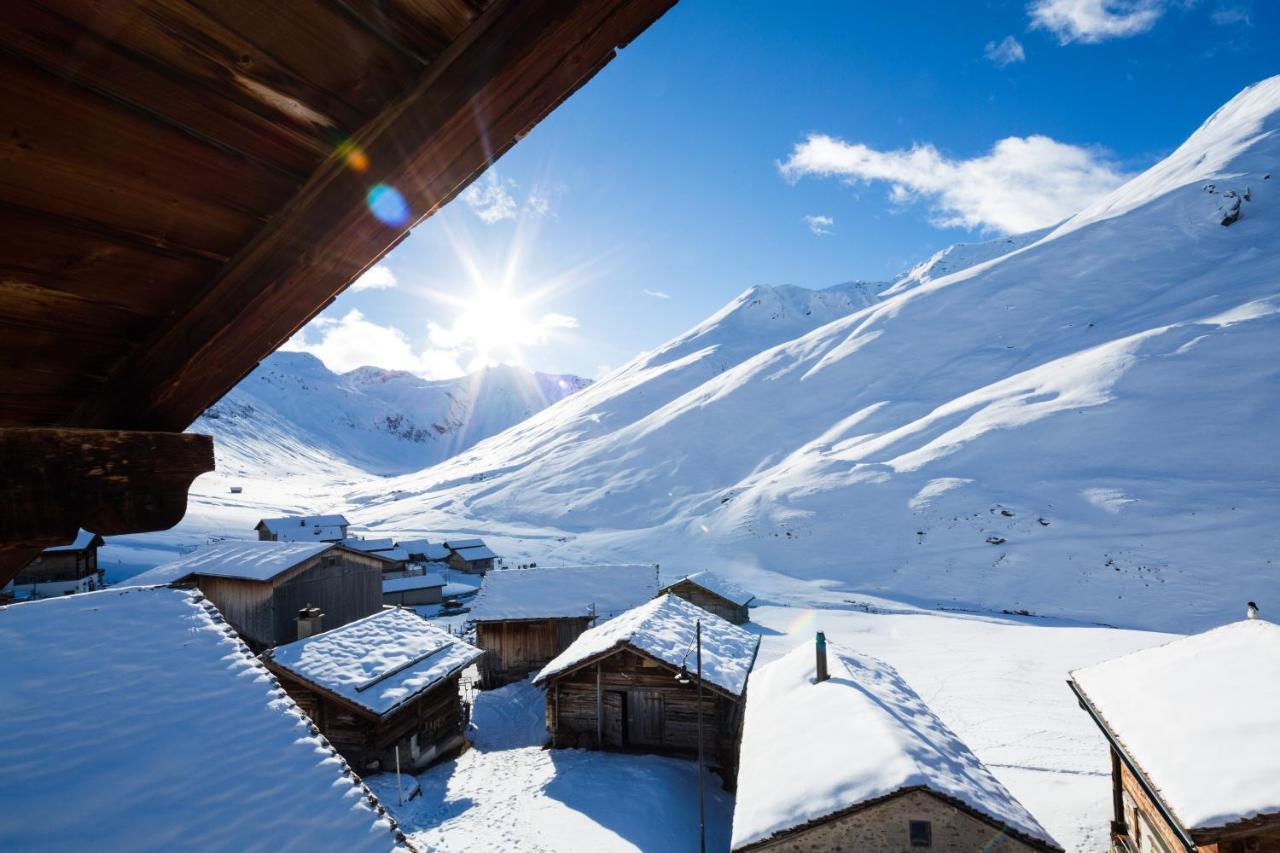 Gasthaus Alpenrose Juf Exterior foto